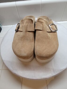 Madden Girl Cutie Pie Beige Suede Slip-On Clogs with Buckle 9.5